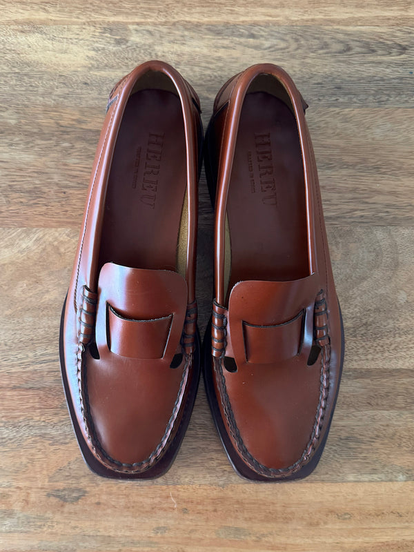 Hereu Sineu Loafers in Tan